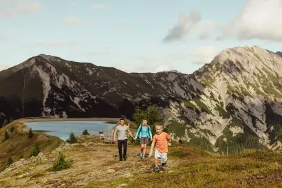 Familienwanderung-Golzentipp-Kindermeile_TVB-Osttirol_Attic-Film-GmbH_Obertilliach